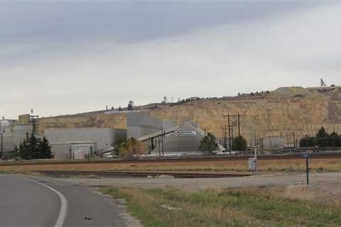 Some People in This Montana Mining Town Worry About the Dust Next Door
