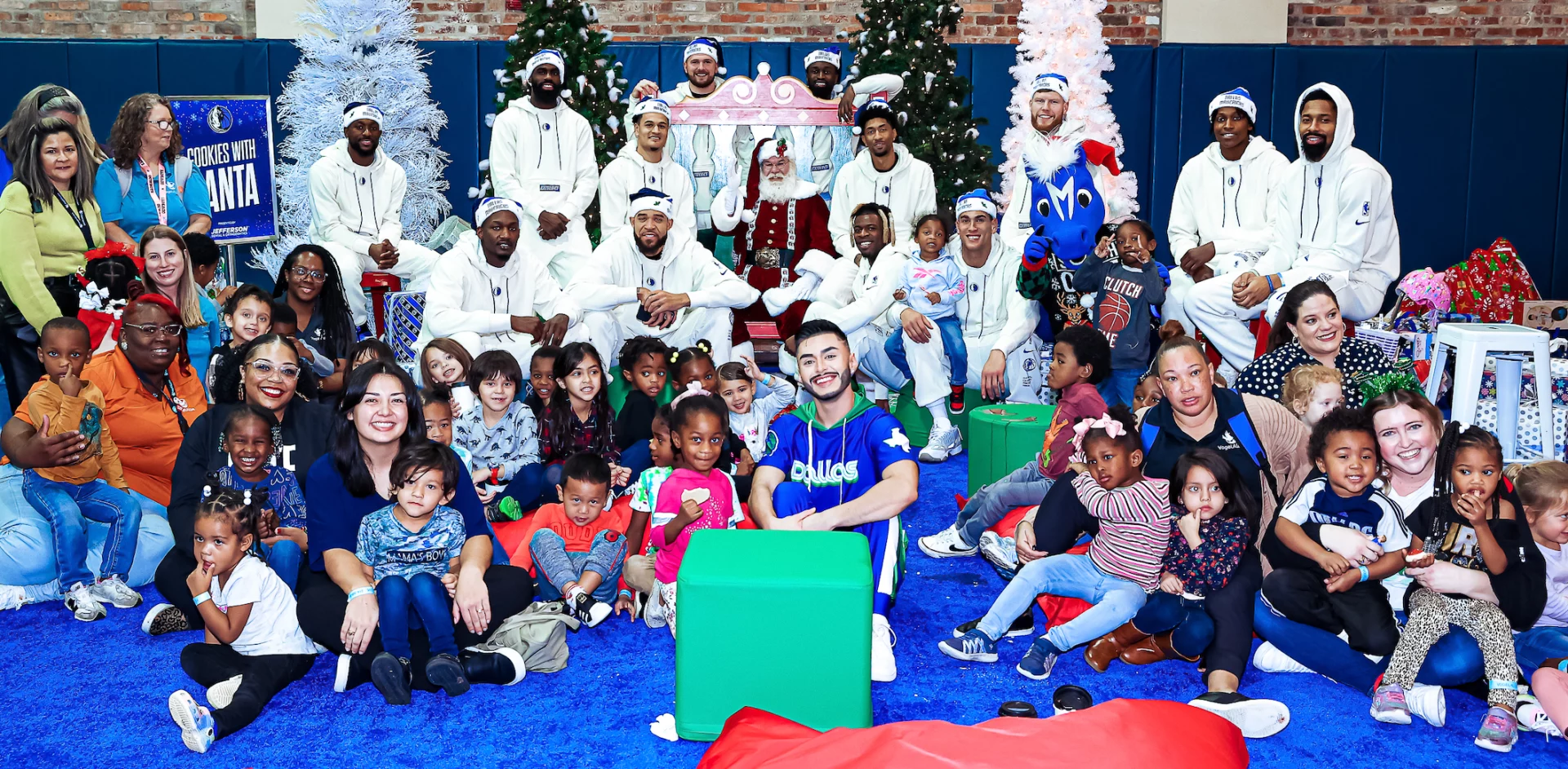 Jefferson & Dallas Mavericks Host Annual Cookies With Santa Event