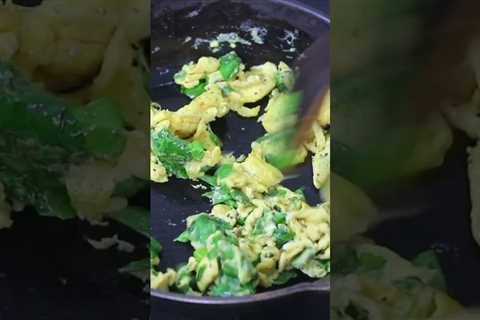 Easy Scrambled Eggs – Breakfast #shorts