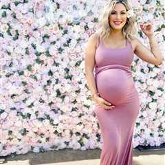 The Best Purple Maternity Outfits