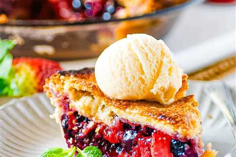 Strawberry Blueberry Pie