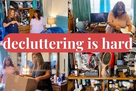 Clutter, clutter, everywhere...I think she needs to be more RUTHLESS! Bedroom declutter begins Ep. 6