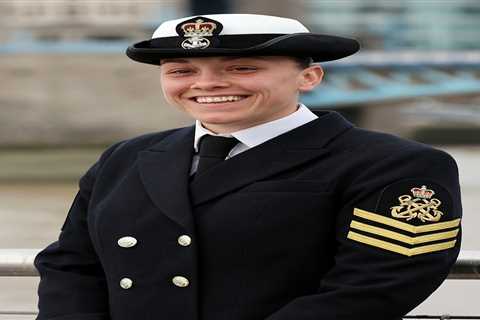 Royal Navy Officer Diagnosed with Terminal Brain Cancer at 33